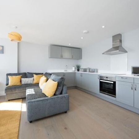 Beautiful, Spacious 1 Bed Flat ブレントウッド エクステリア 写真