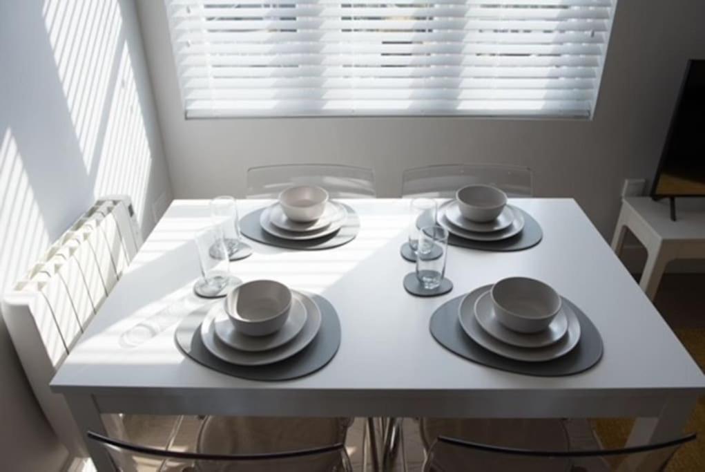 Beautiful, Spacious 1 Bed Flat ブレントウッド エクステリア 写真