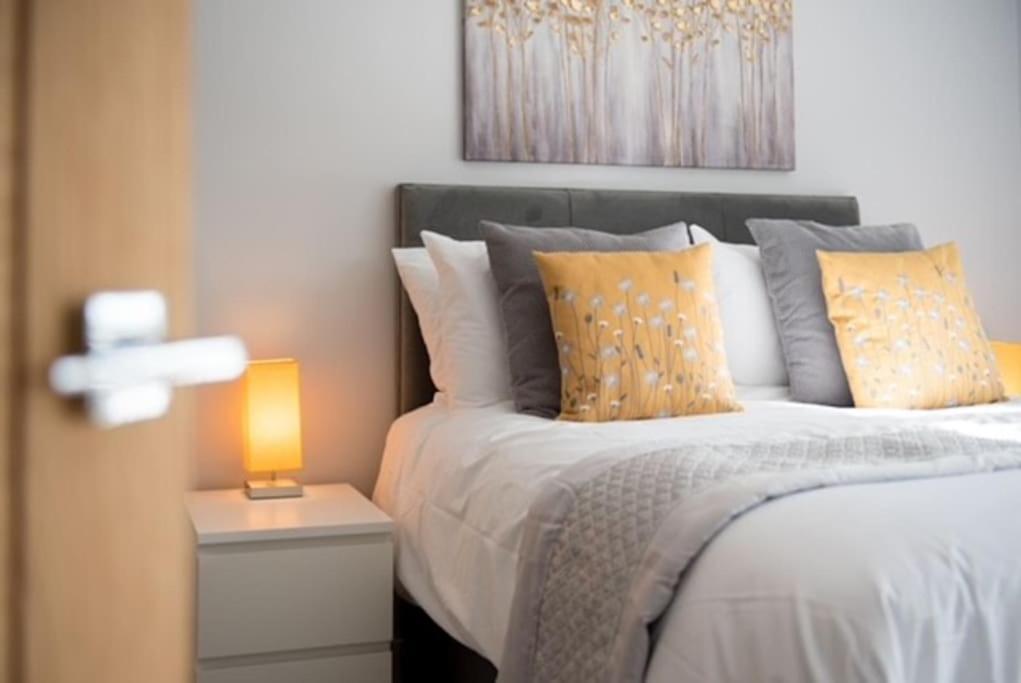 Beautiful, Spacious 1 Bed Flat ブレントウッド エクステリア 写真