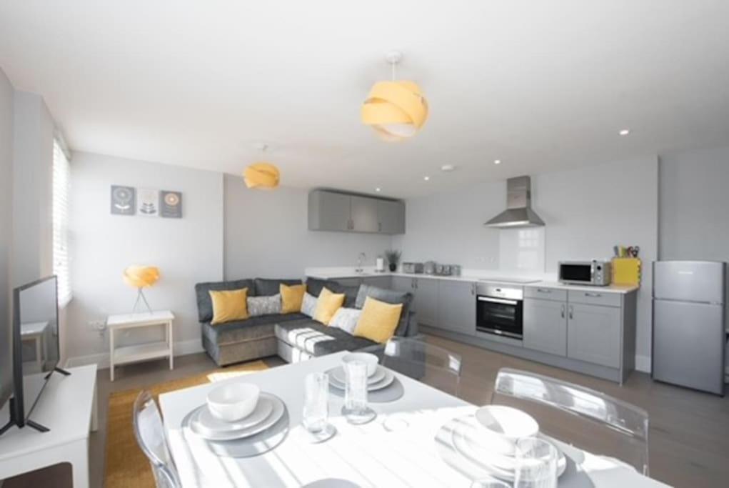 Beautiful, Spacious 1 Bed Flat ブレントウッド エクステリア 写真