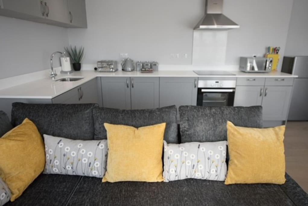 Beautiful, Spacious 1 Bed Flat ブレントウッド エクステリア 写真