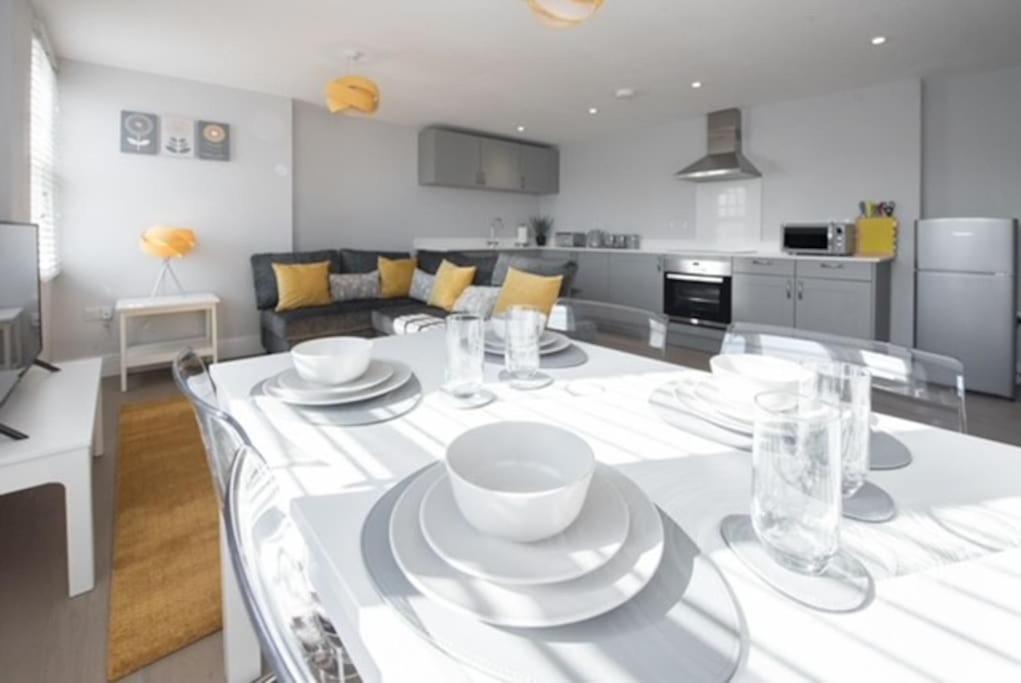 Beautiful, Spacious 1 Bed Flat ブレントウッド エクステリア 写真