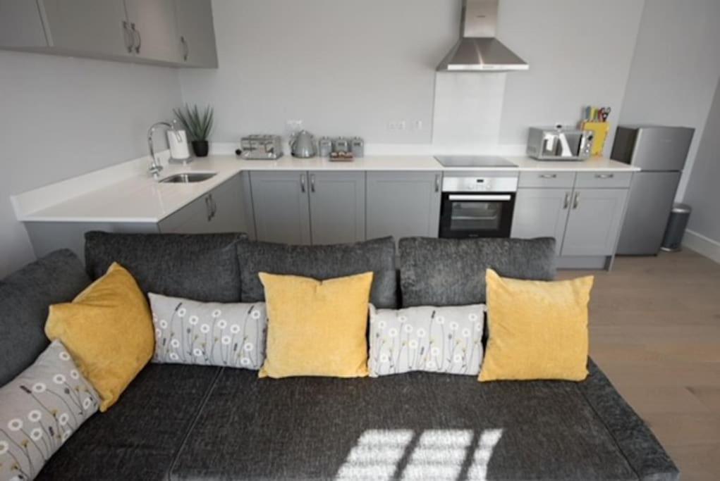 Beautiful, Spacious 1 Bed Flat ブレントウッド エクステリア 写真